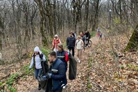 Описание: Уборка заняла около двух часов.